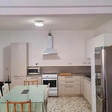5 Bedrooms Flat At Taxbiex * Ta Xbiex